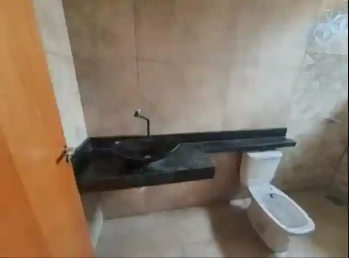 Casa com 2 quartos à venda, 200m² — foto 2 de 17
