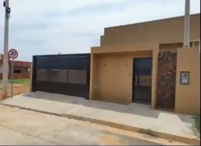 Casa com 2 quartos à venda, 200m² — foto 1 de 17
