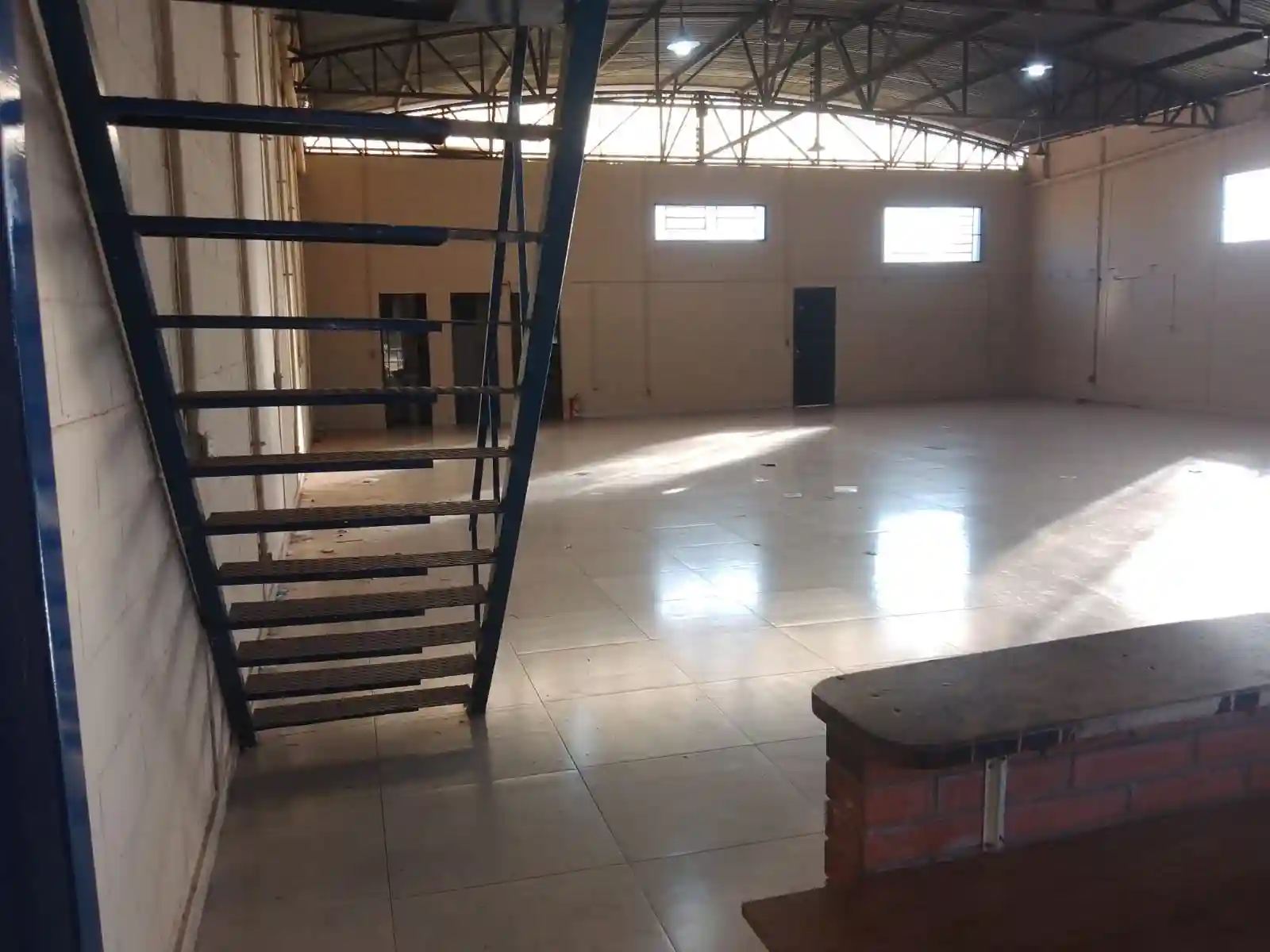 Área Comercial  para aluguel, 380m² — foto 4 de 26