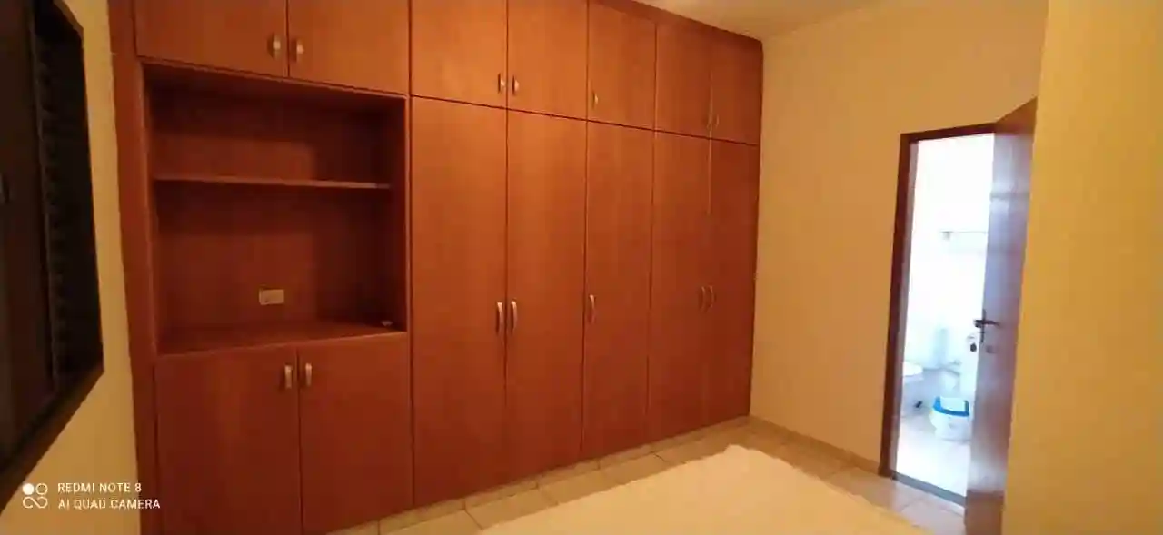 Casa de Condomínio com 3 quartos à venda, 200m² — foto 3 de 15
