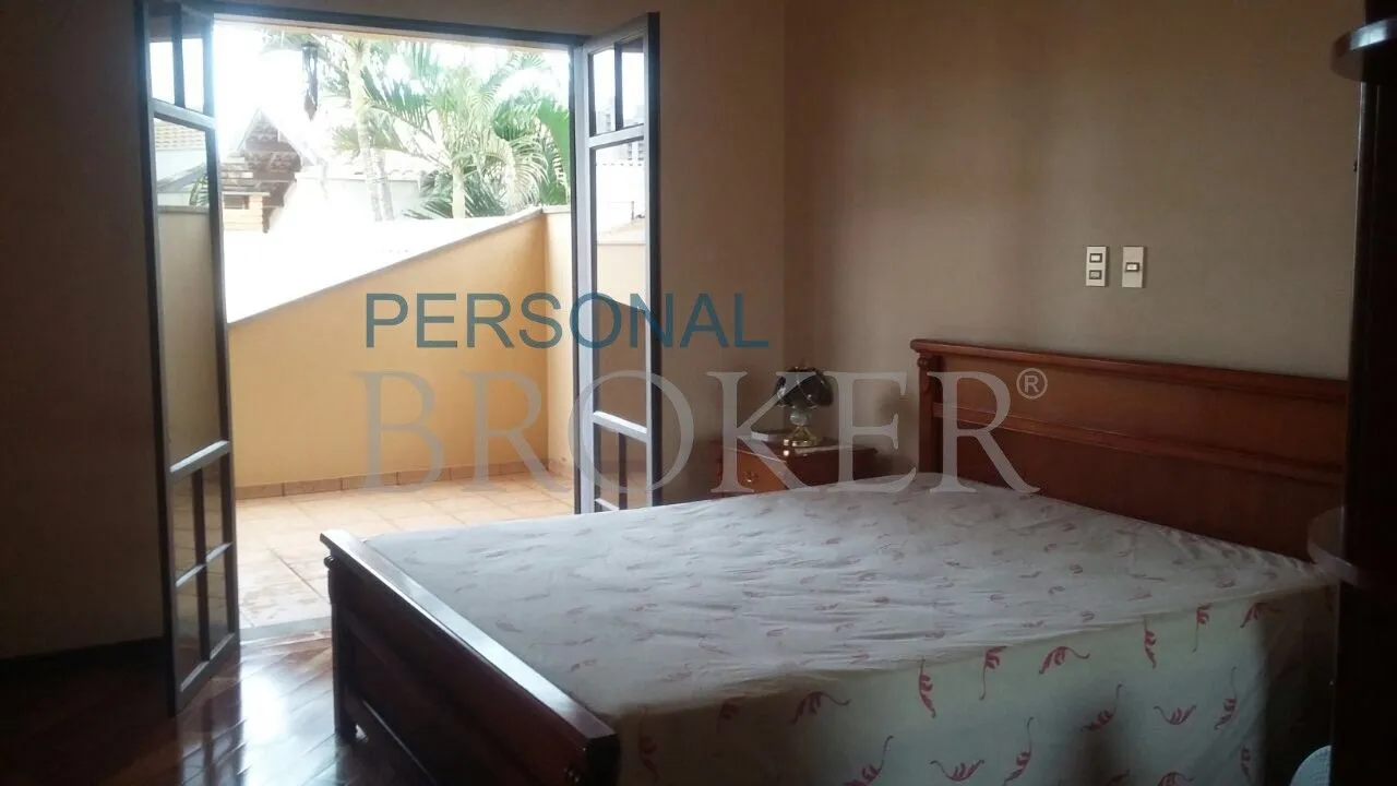 Casa de Condomínio com 3 quartos à venda, 300m² — foto 2 de 5