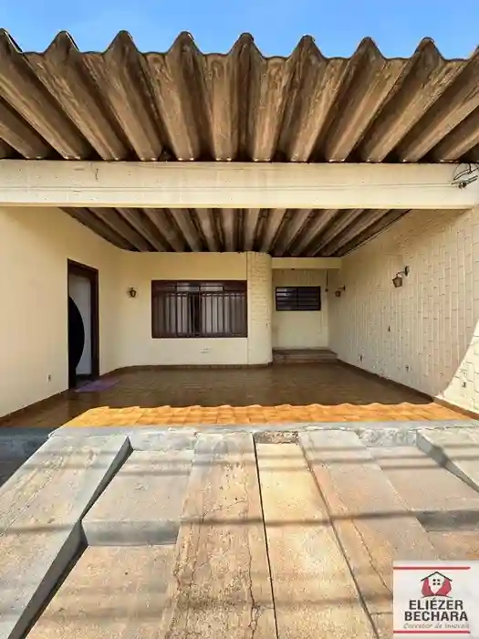 Casa com 3 quartos à venda, 153m² — foto 2 de 28