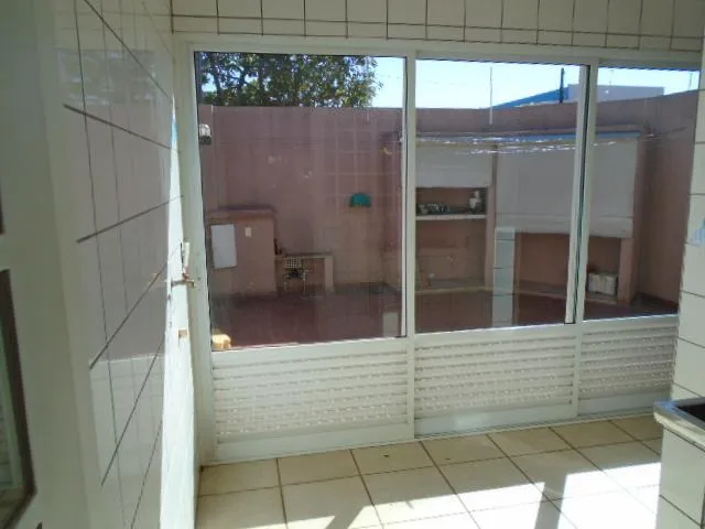 Casa à venda — foto 1 de 6