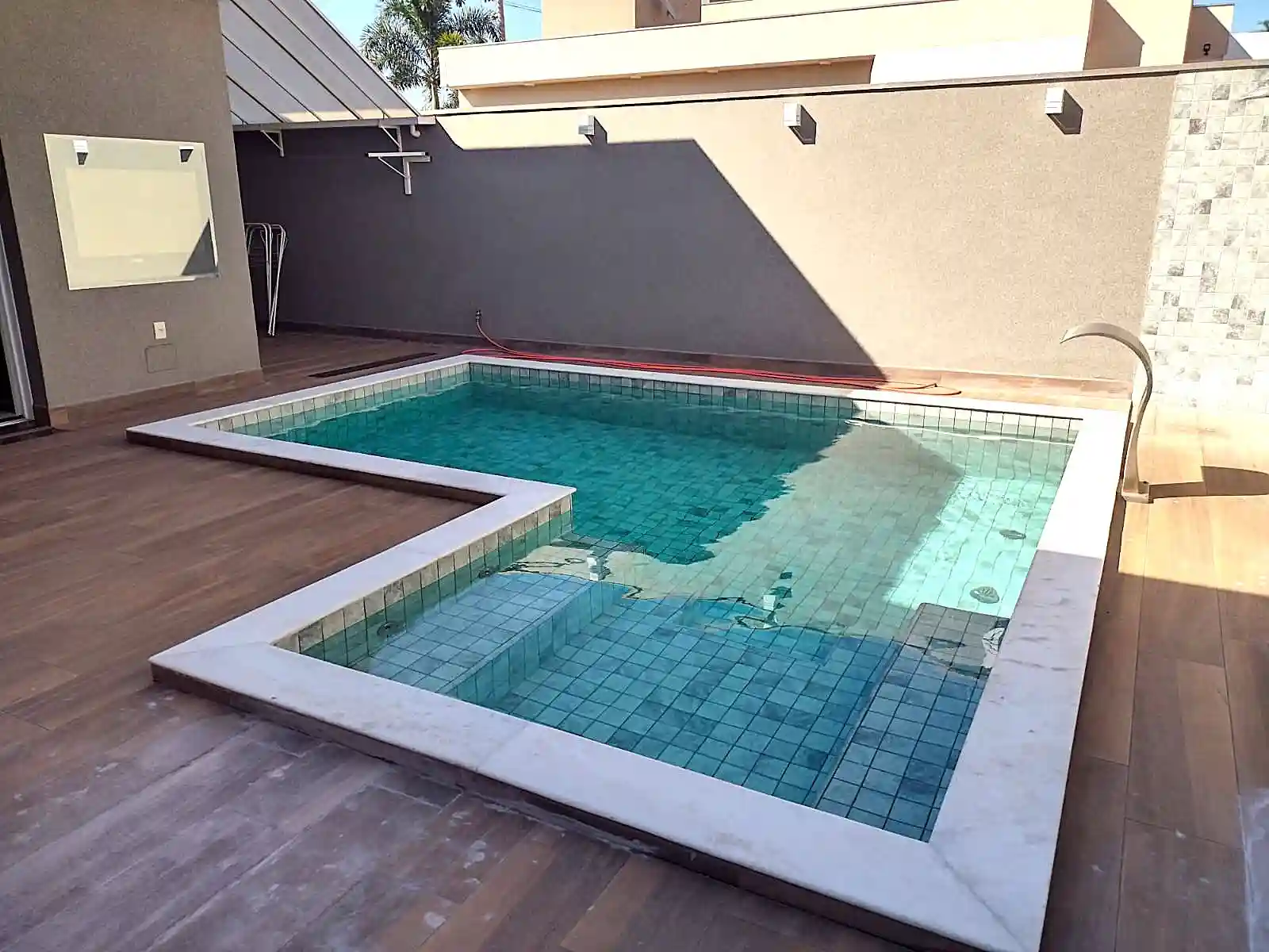 Casa de Condomínio com 3 quartos à venda, 230m² — foto 18 de 23