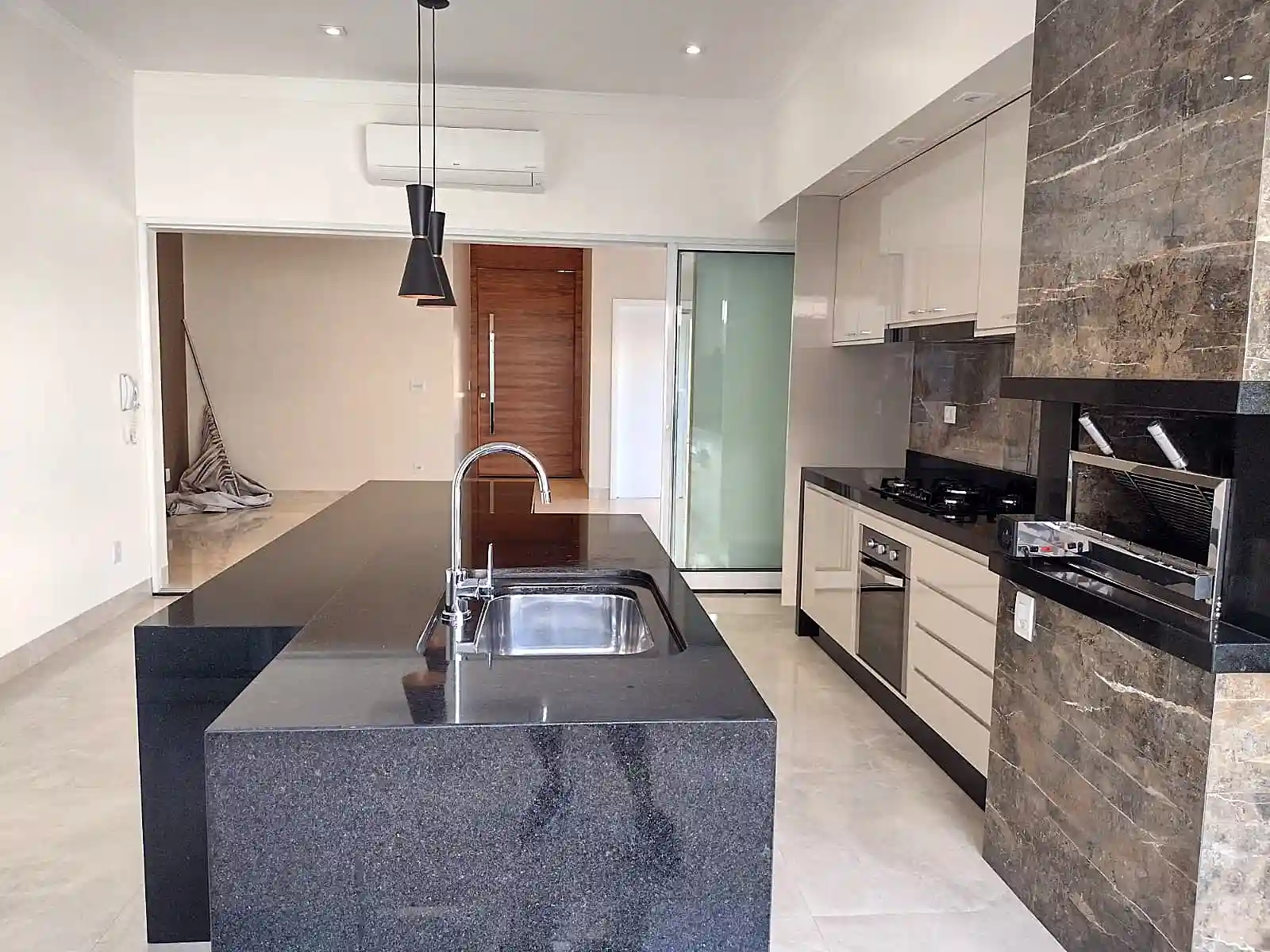 Casa de Condomínio com 3 quartos à venda, 230m² — foto 6 de 23
