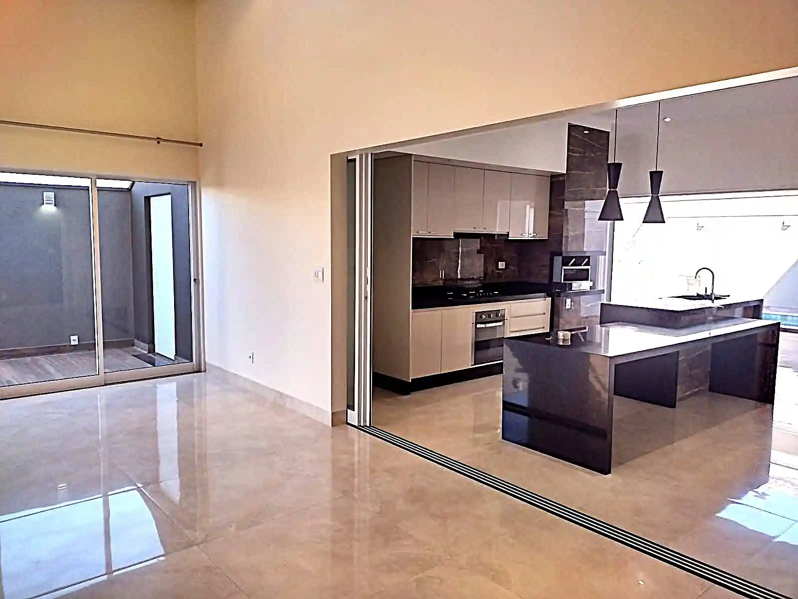 Casa de Condomínio com 3 quartos à venda, 230m² — foto 5 de 23