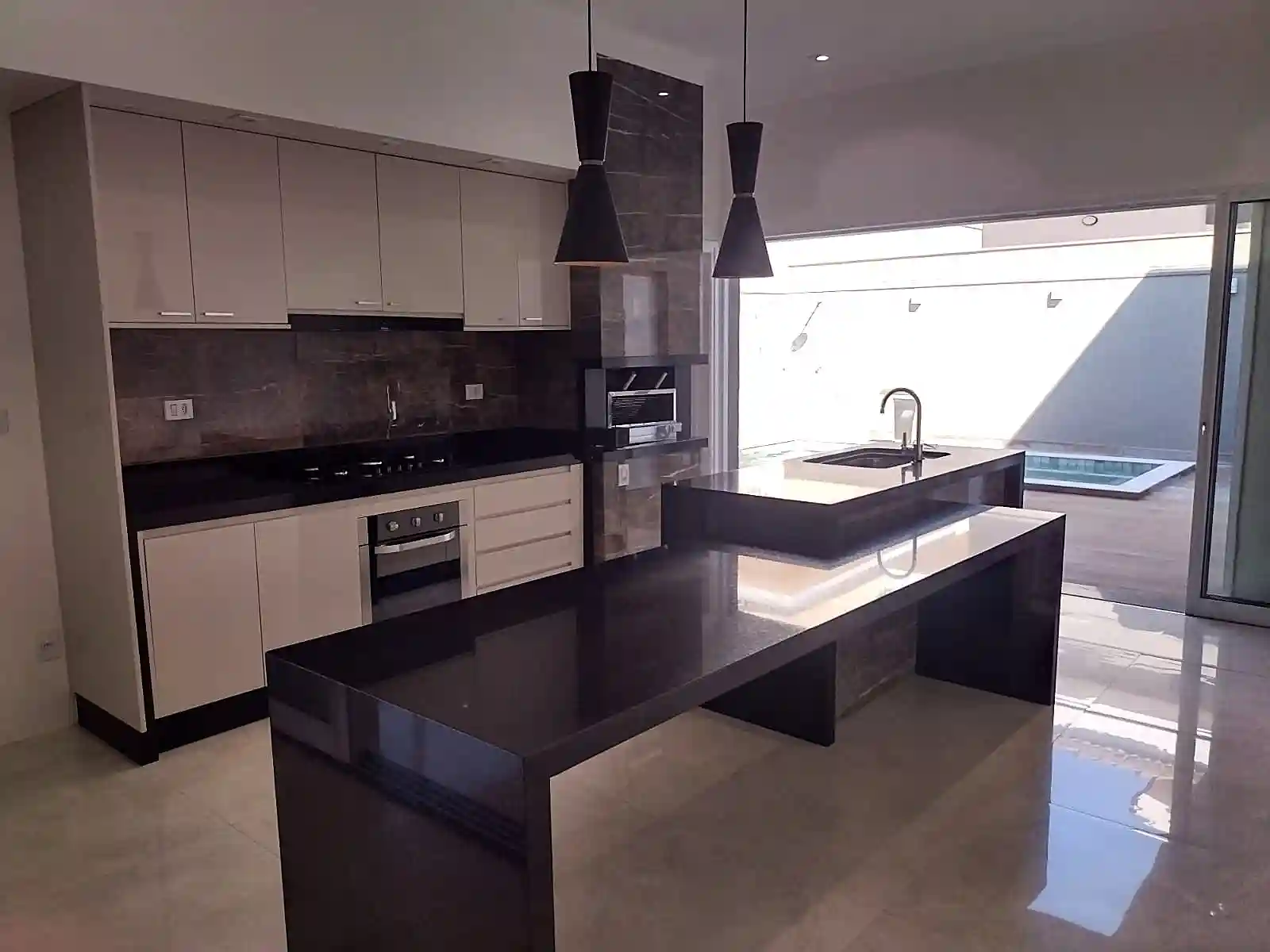 Casa de Condomínio com 3 quartos à venda, 230m² — foto 8 de 23
