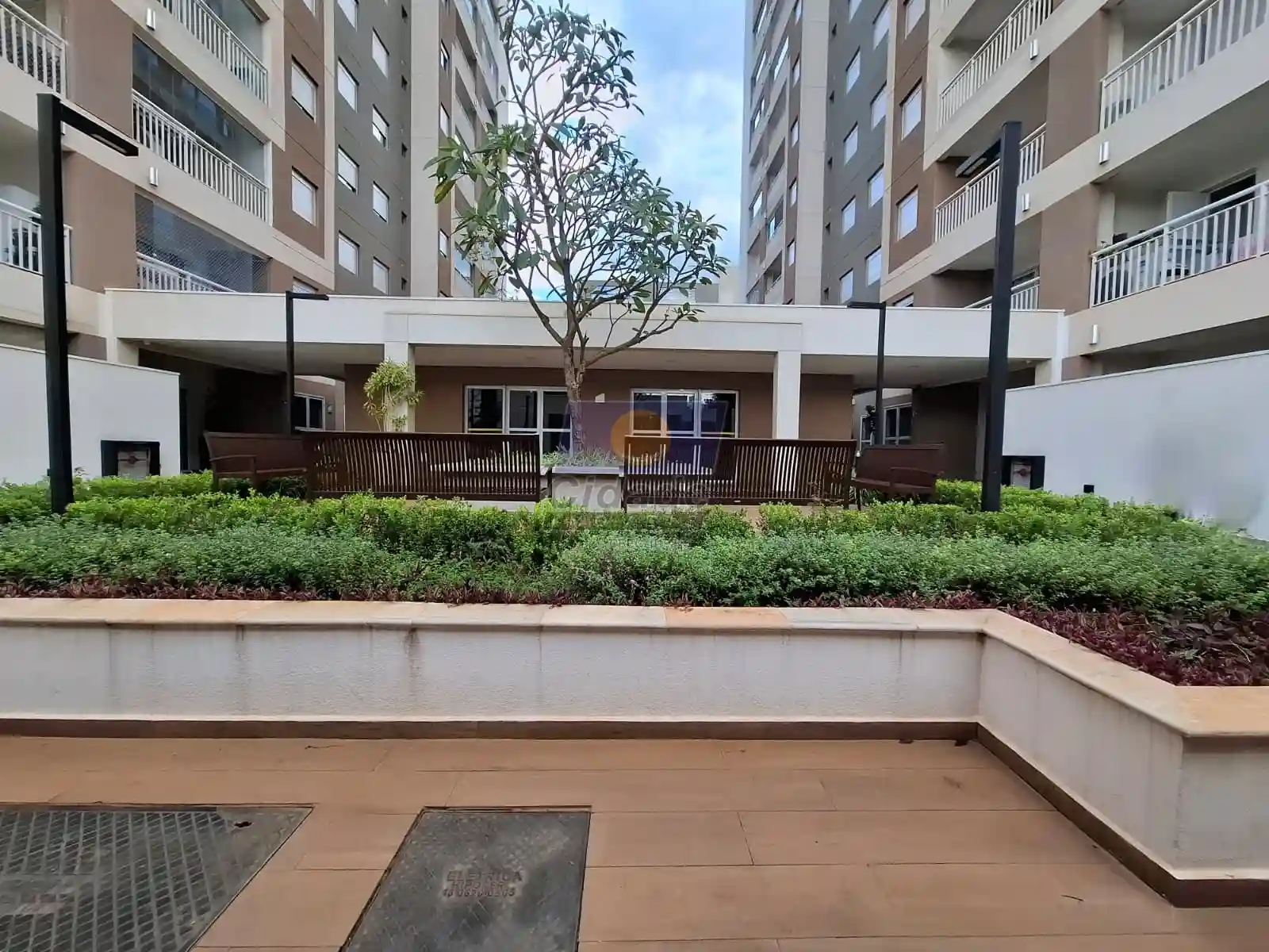 Apartamento com 3 quartos à venda, 77m² — foto 2 de 20
