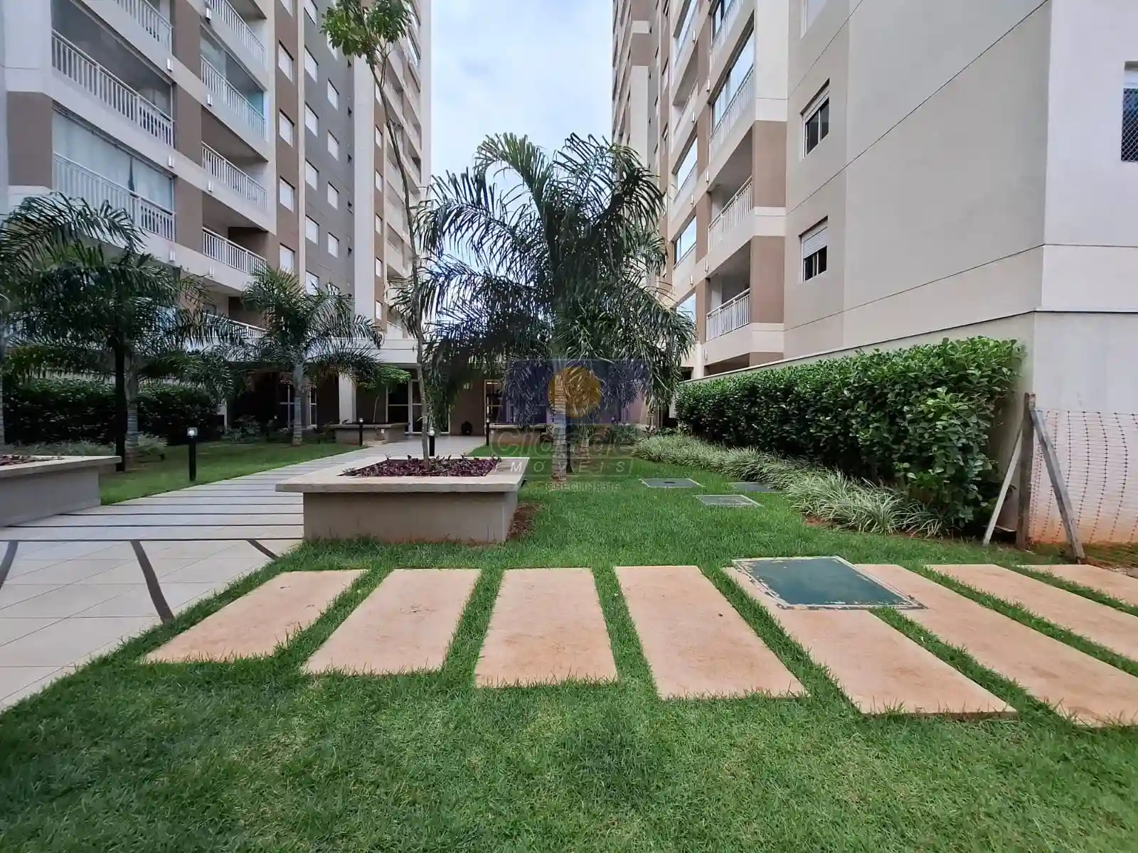 Apartamento com 3 quartos à venda, 77m² — foto 1 de 20