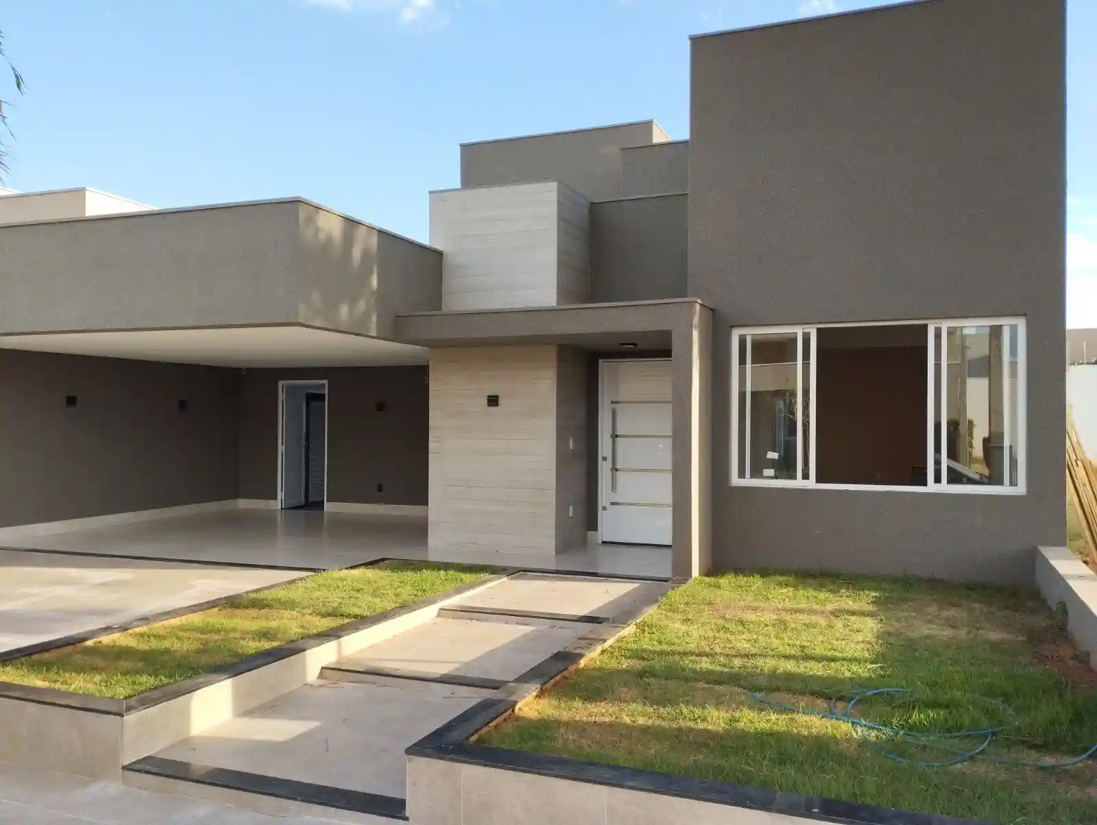 Casa de Condomínio com 3 quartos à venda, 360m² — foto 1 de 10