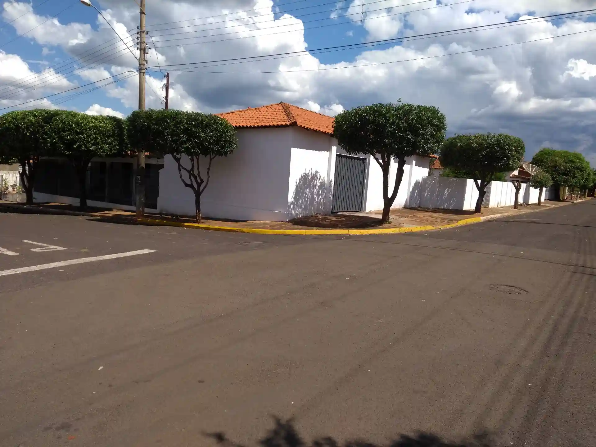 Casa com 4 quartos à venda, 880m² — foto 1 de 8