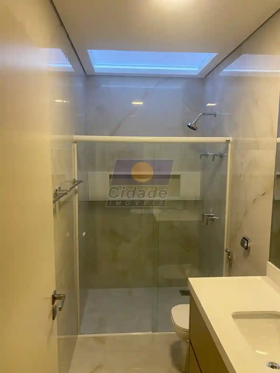 Casa de Condomínio com 3 quartos à venda, 190m² — foto 13 de 15