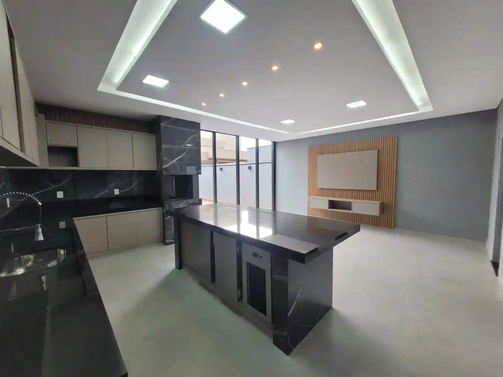 Casa de Condomínio com 3 quartos à venda, 220m² — foto 1 de 26