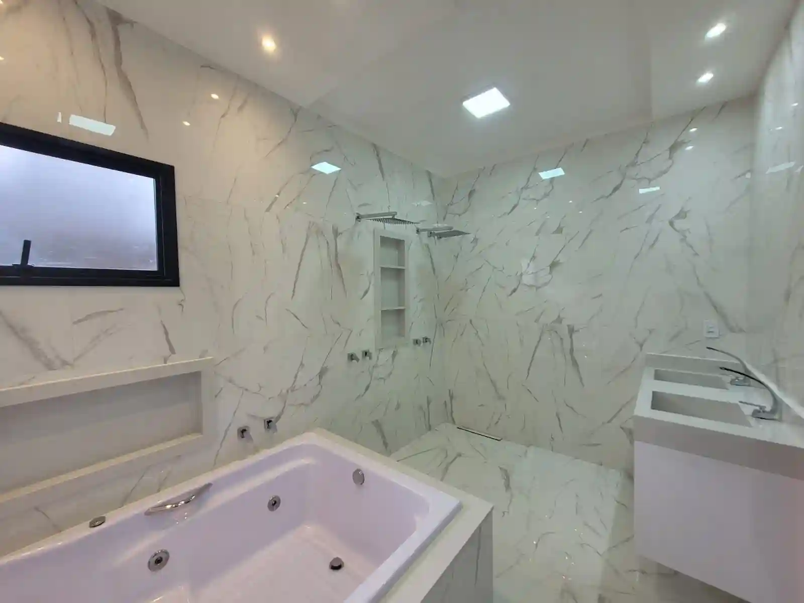 Casa de Condomínio com 3 quartos à venda, 220m² — foto 13 de 26