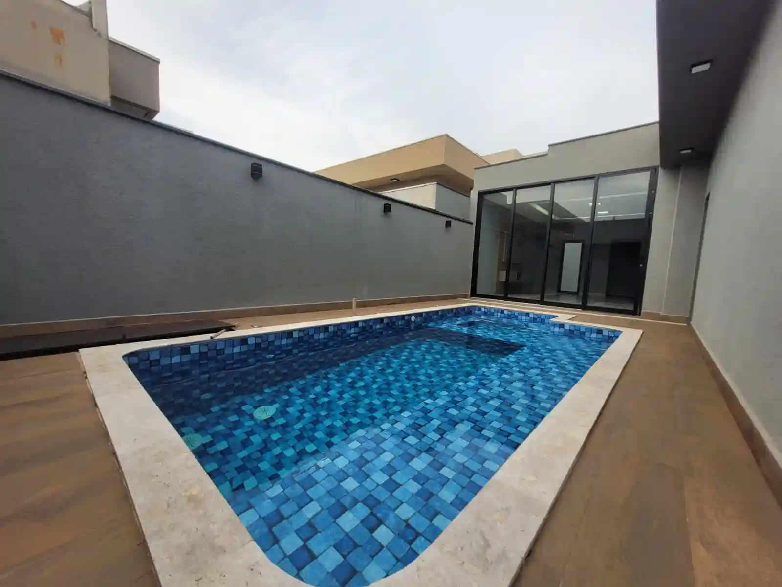 Casa de Condomínio com 3 quartos à venda, 220m² — foto 8 de 26
