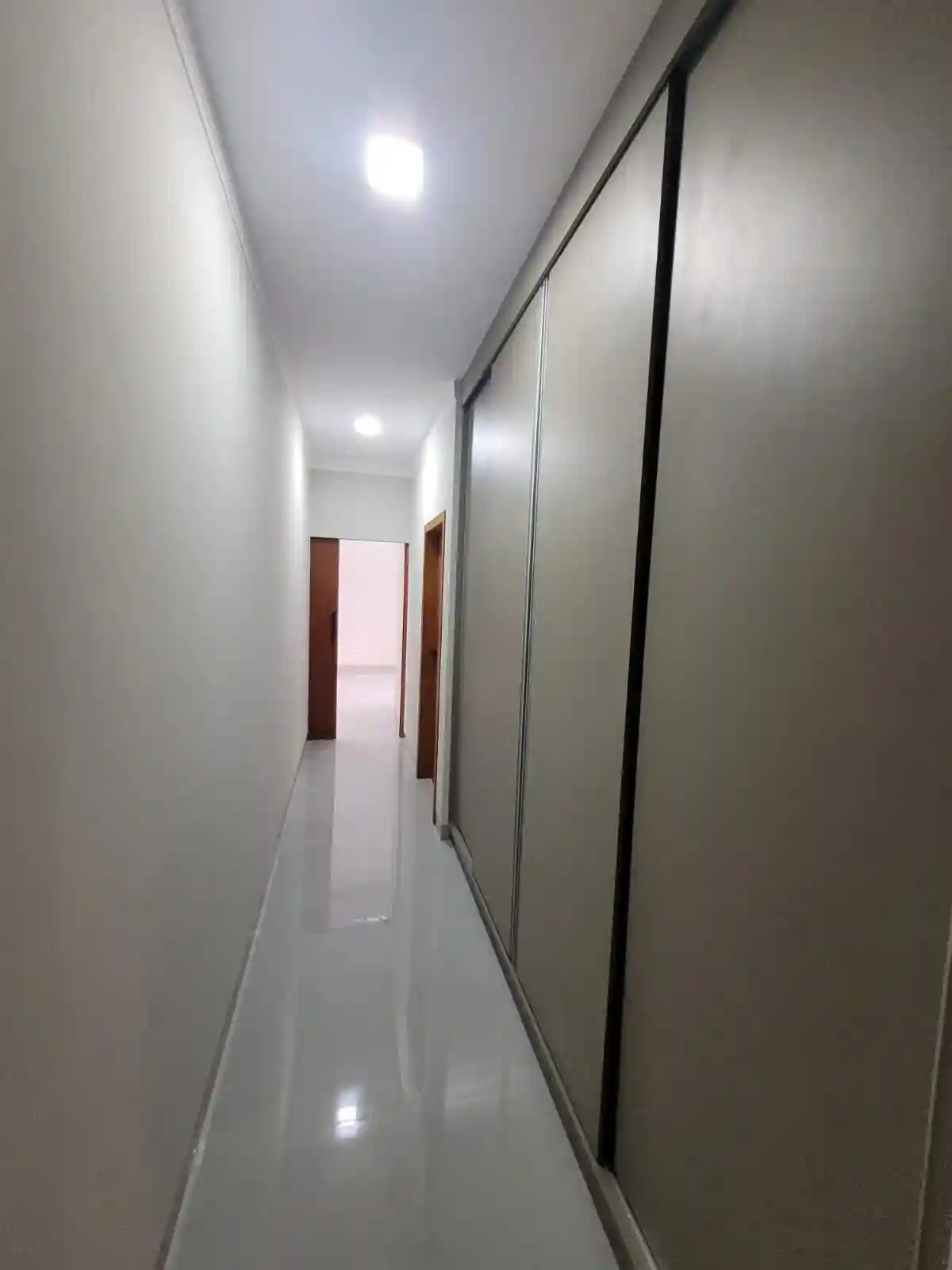 Casa de Condomínio com 3 quartos à venda, 220m² — foto 6 de 26