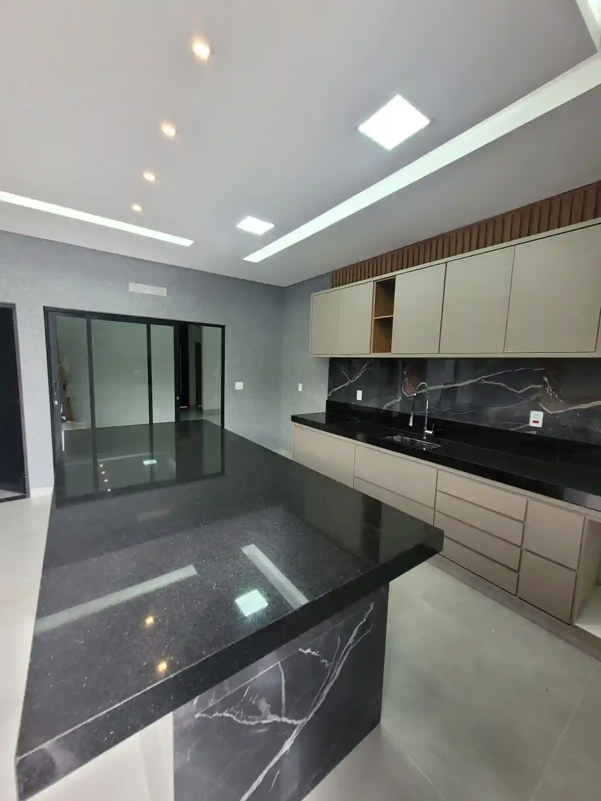 Casa de Condomínio com 3 quartos à venda, 220m² — foto 18 de 26