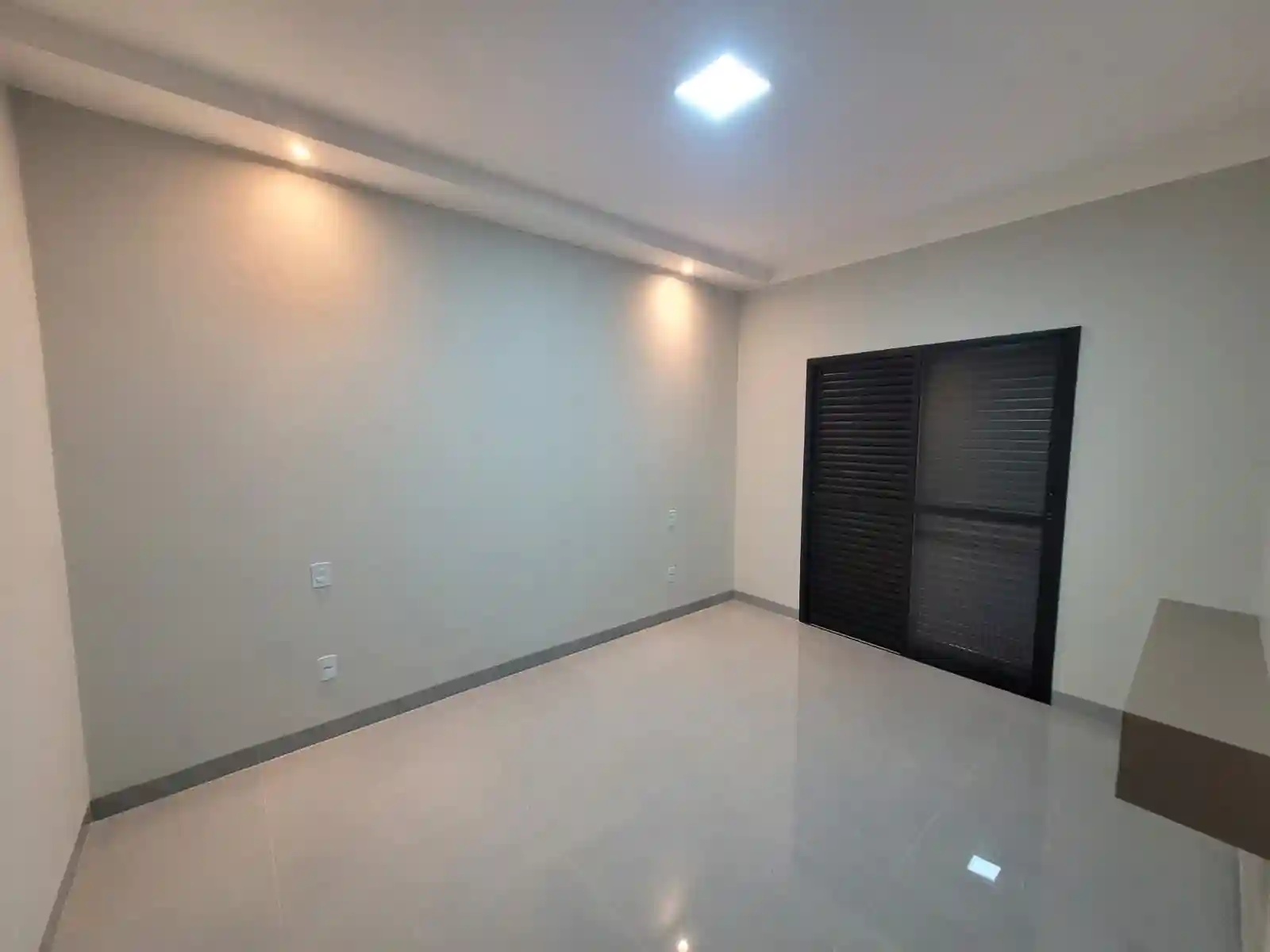 Casa de Condomínio com 3 quartos à venda, 220m² — foto 3 de 26