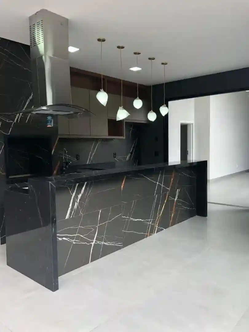 Casa de Condomínio com 3 quartos à venda, 400m² — foto 2 de 7