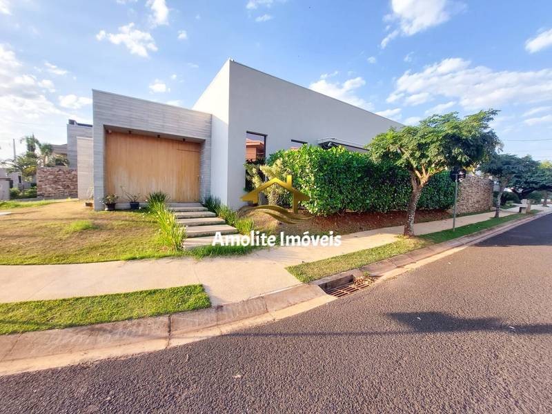 Casa de Condomínio com 3 quartos à venda, 254m² — foto 2 de 38