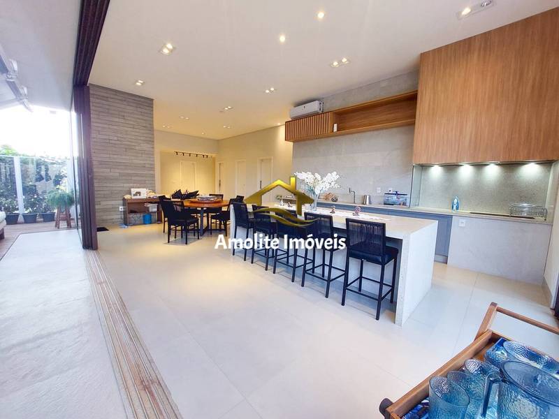 Casa de Condomínio com 3 quartos à venda, 254m² — foto 13 de 38