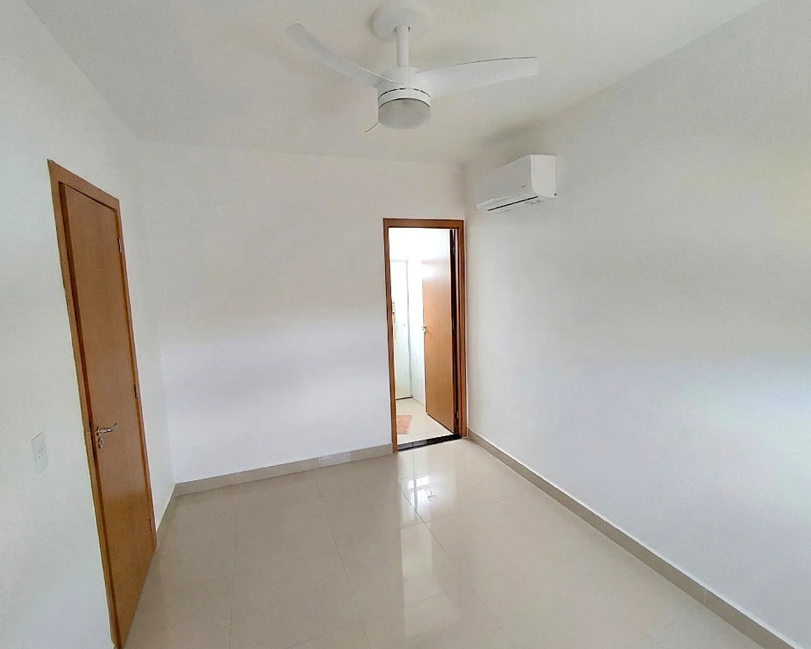 Casa de Condomínio com 3 quartos à venda, 136m² — foto 4 de 10