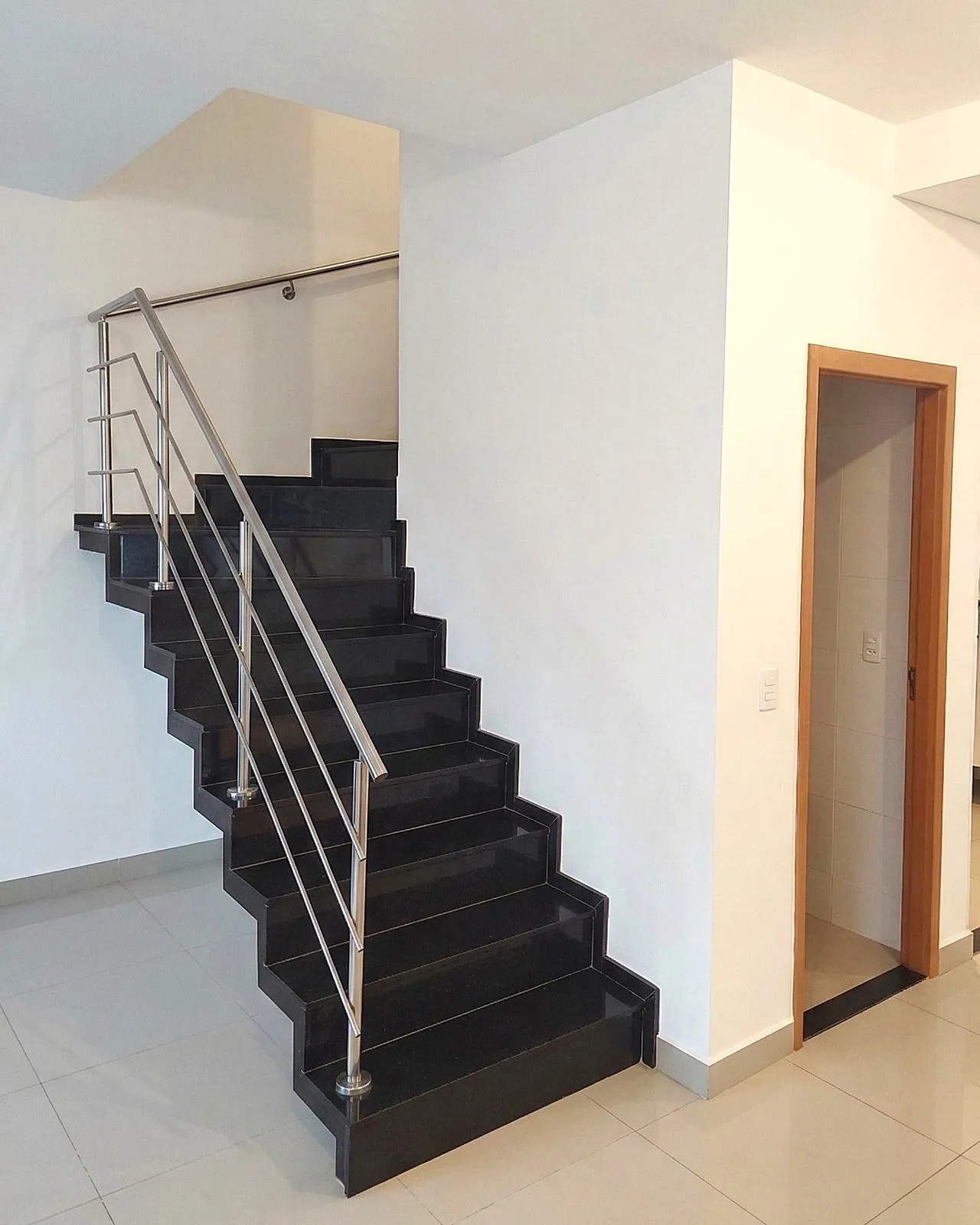 Casa de Condomínio com 3 quartos à venda, 136m² — foto 2 de 10