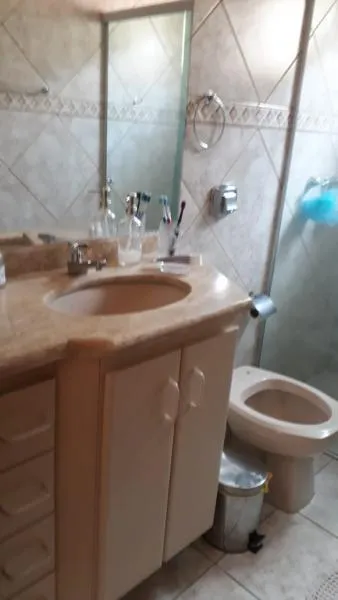 Casa com 3 quartos à venda, 200m² — foto 4 de 8