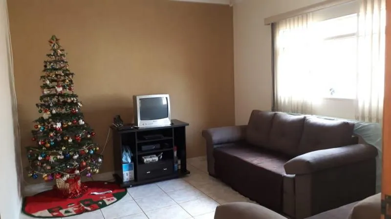 Casa com 3 quartos à venda, 200m² — foto 6 de 8