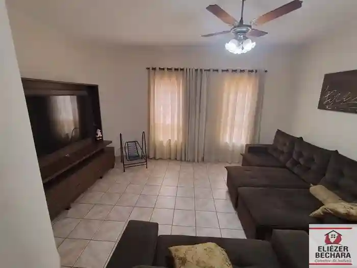 Casa com 3 quartos à venda, 190m² — foto 1 de 41