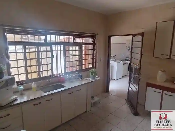 Casa com 3 quartos à venda, 190m² — foto 18 de 41