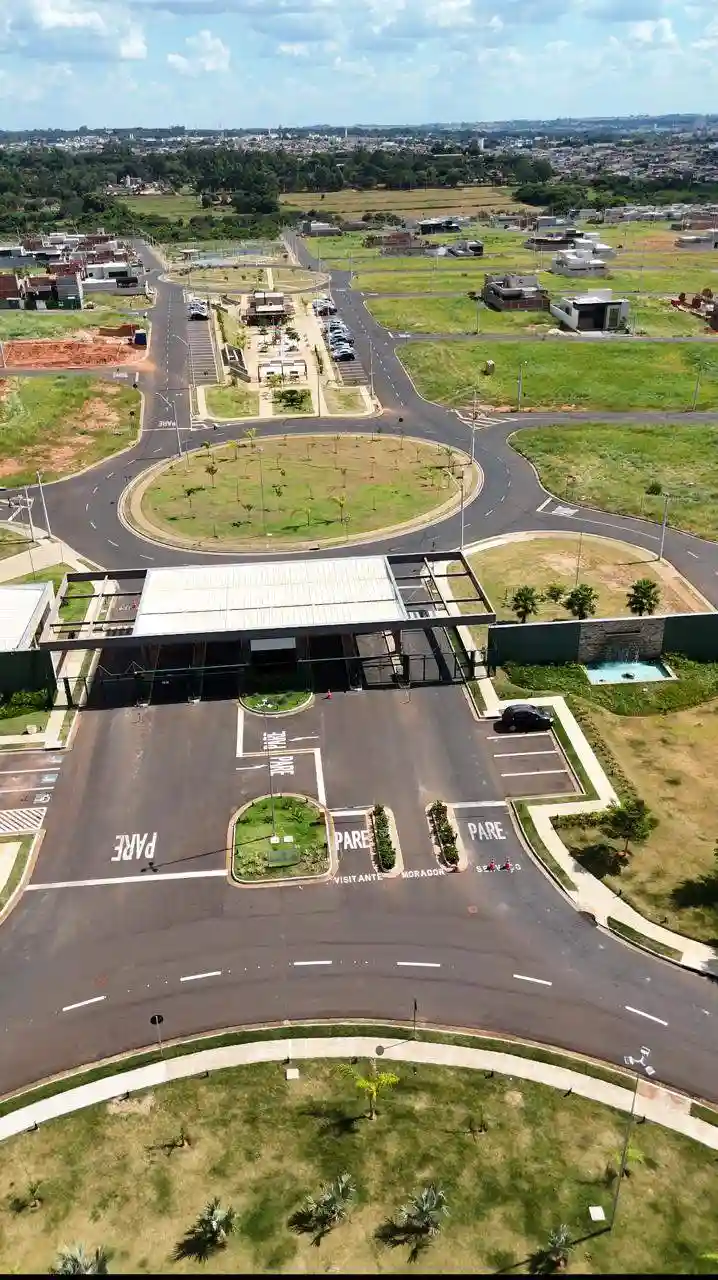 Terreno / Lote / Condomínio  à venda, 300m² — foto 2 de 5
