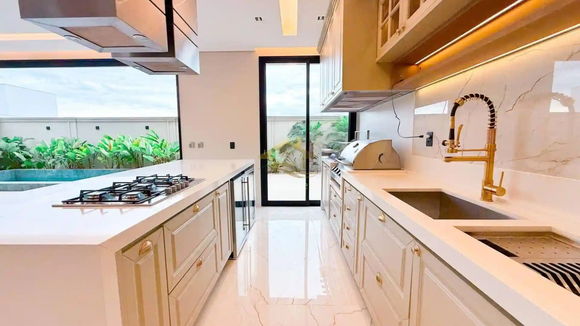 Casa de Condomínio com 4 quartos à venda, 415m² — foto 21 de 36