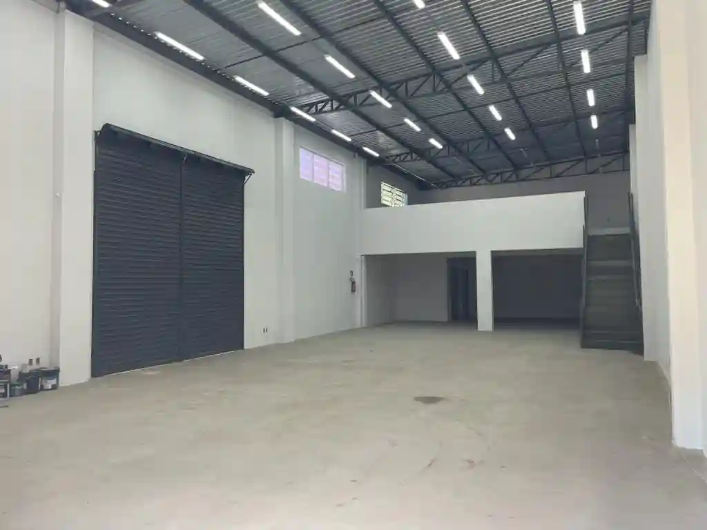 Loja / Salão / Ponto Comercial  à venda, 305m² — foto 3 de 15