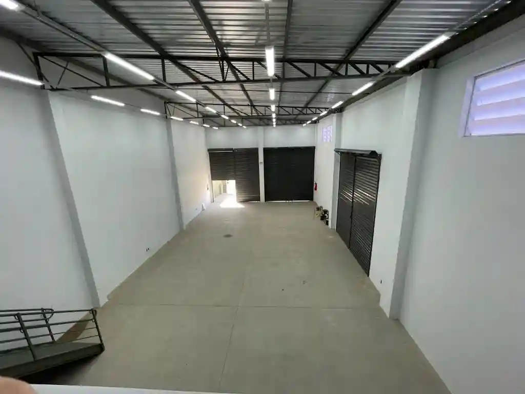 Loja / Salão / Ponto Comercial  à venda, 305m² — foto 4 de 15