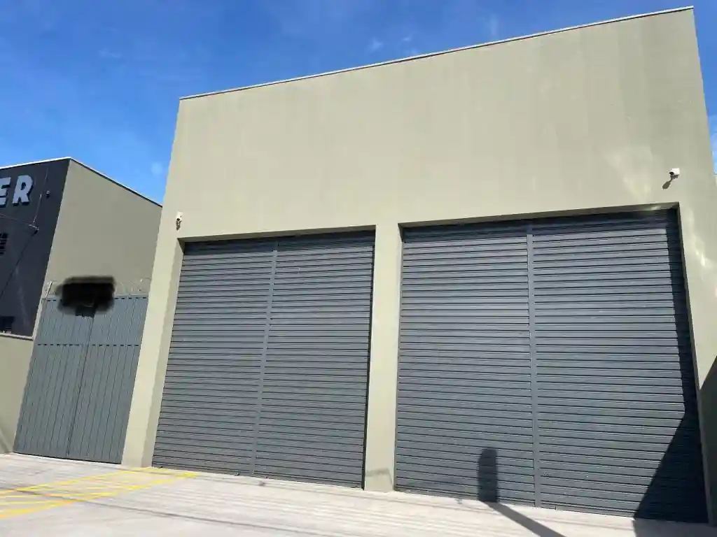 Loja / Salão / Ponto Comercial  à venda, 305m² — foto 2 de 15