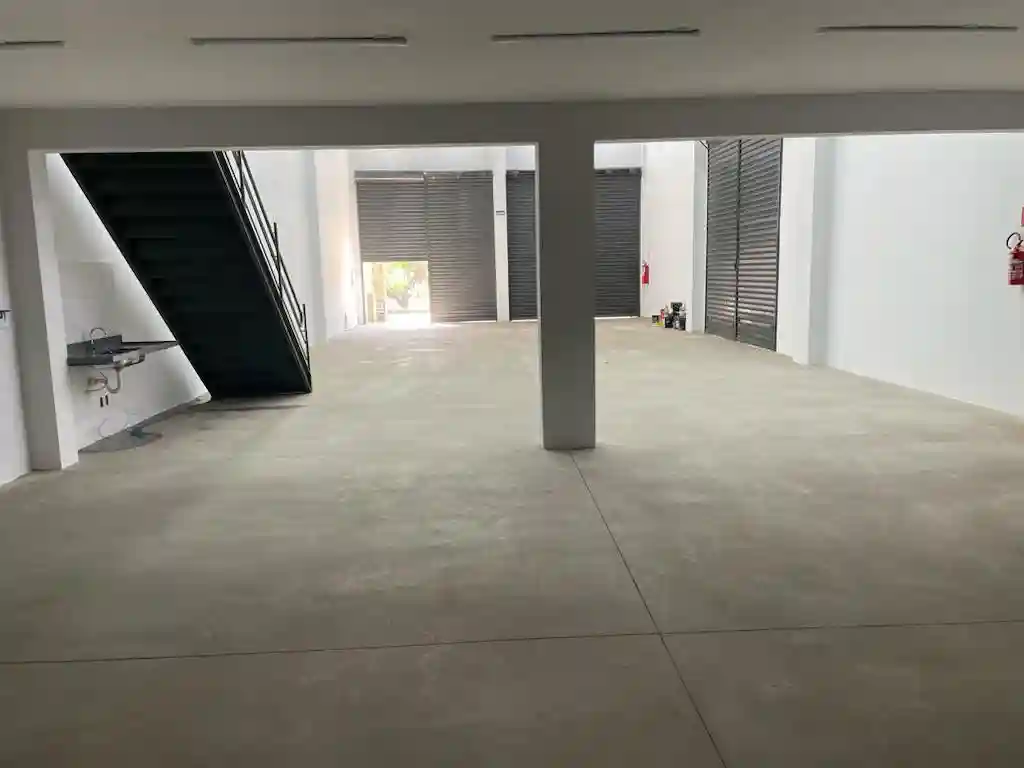 Loja / Salão / Ponto Comercial  à venda, 305m² — foto 7 de 15