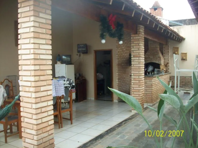 Casa à venda — foto 2 de 6