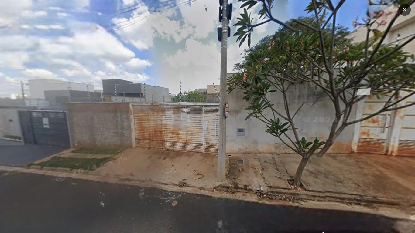 Terreno / Lote / Condomínio à venda, 242m² — foto 5 de 5
