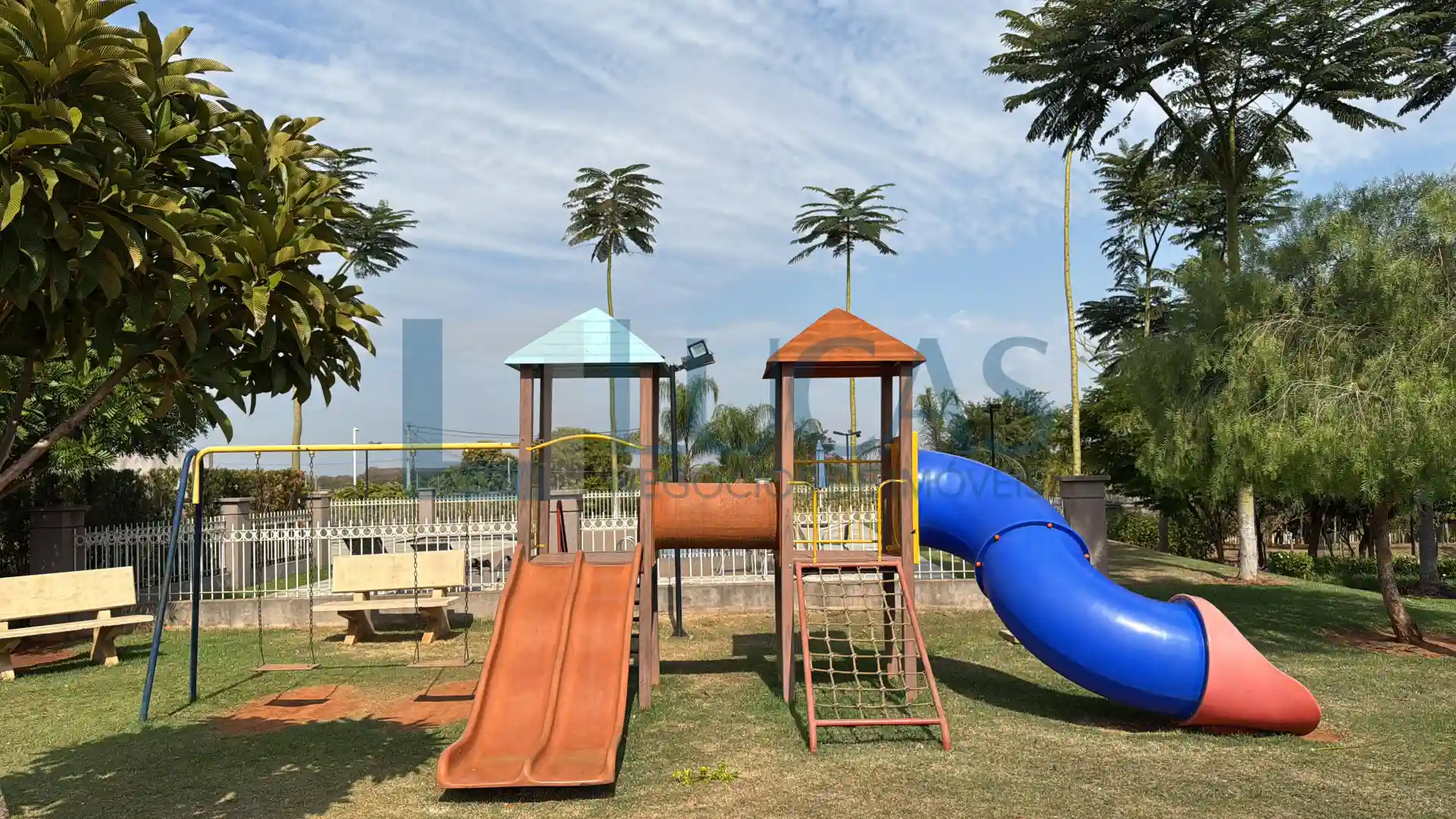 Terreno / Lote / Condomínio  à venda, 231m² — foto 4 de 13