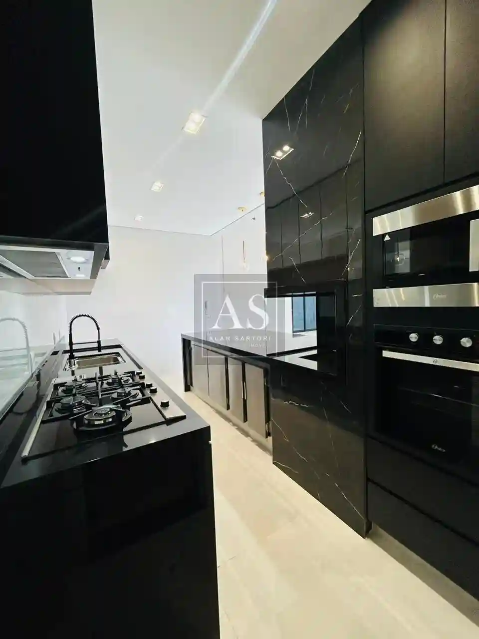 Casa de Condomínio com 3 quartos à venda, 400m² — foto 4 de 12