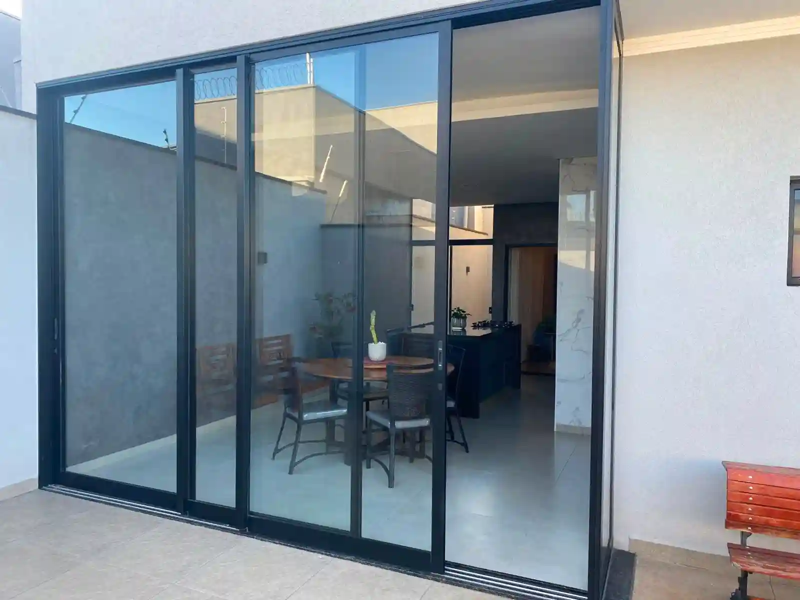 Casa com 3 quartos à venda, 180m² — foto 2 de 29