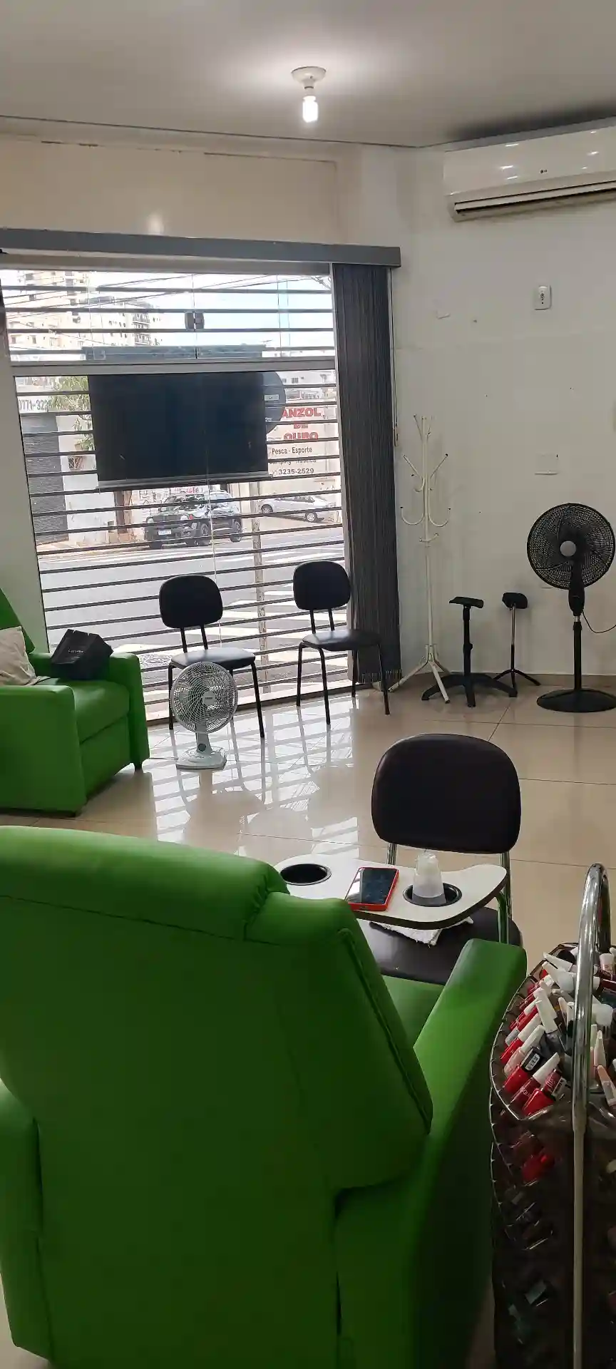 Loja / Salão / Ponto Comercial com 2 quartos à venda, 247m² — foto 2 de 5