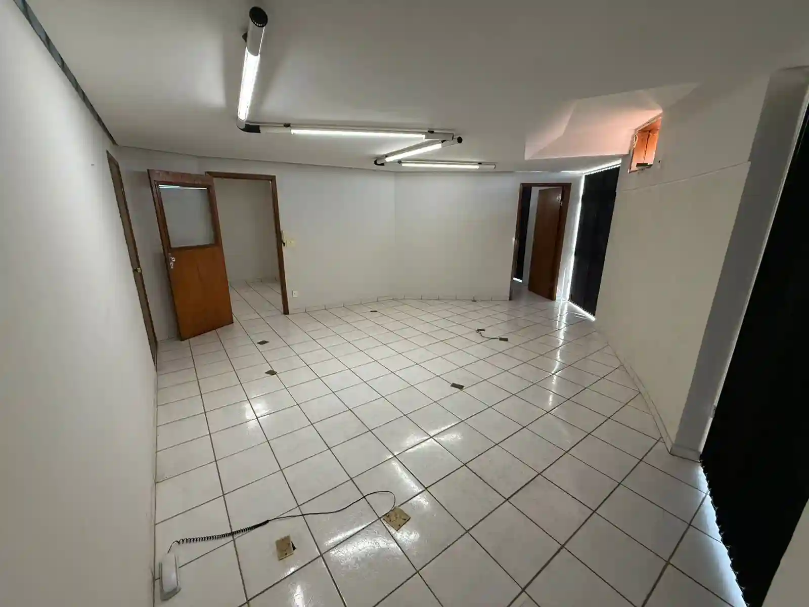 Conjunto Comercial / Sala para aluguel, 56m² — foto 8 de 17