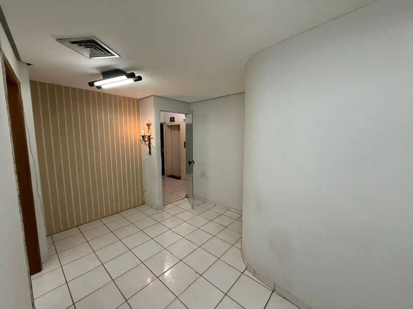Conjunto Comercial / Sala para aluguel, 56m² — foto 17 de 17