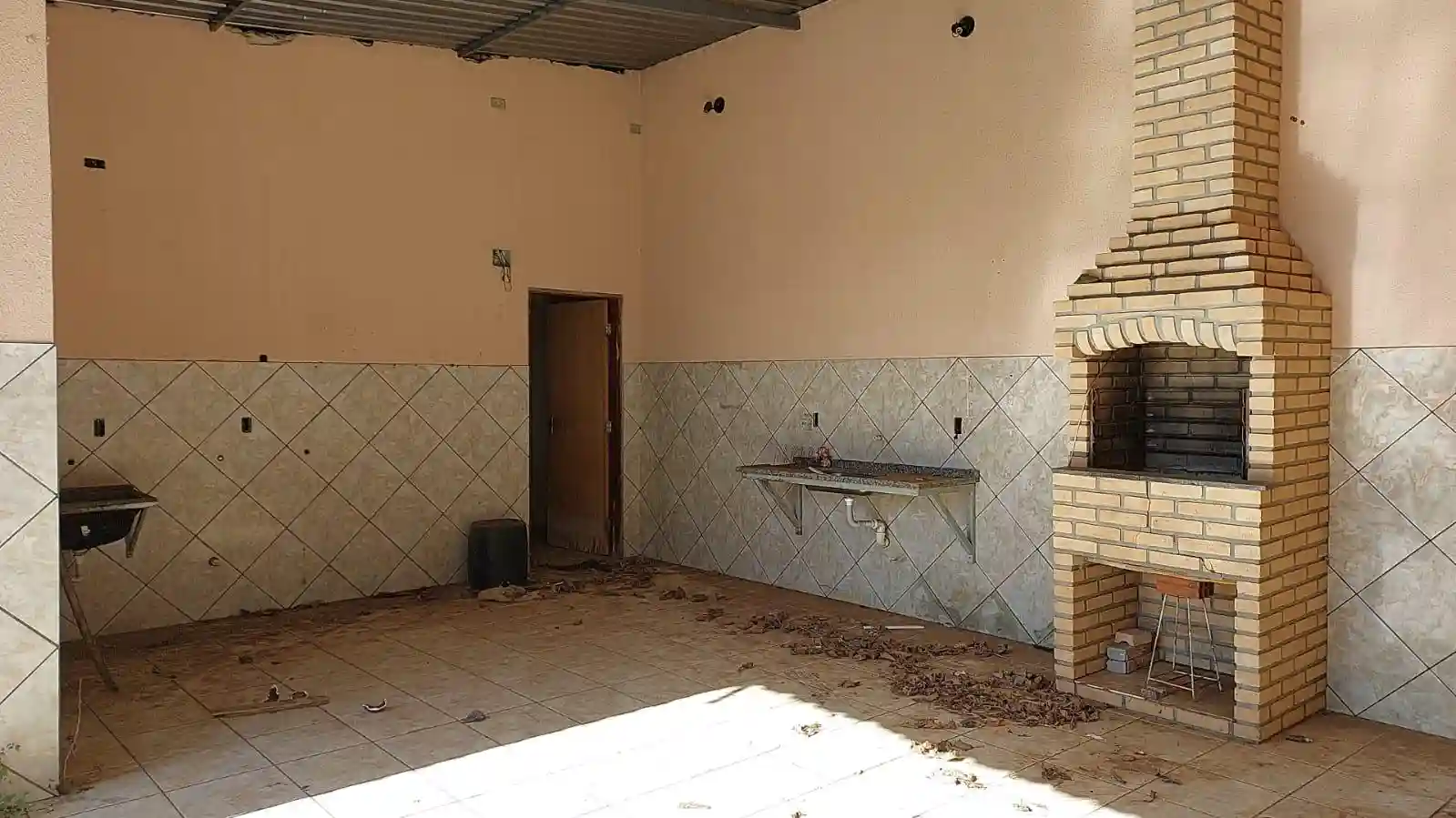 Casa com 2 quartos à venda, 120m² — foto 2 de 7