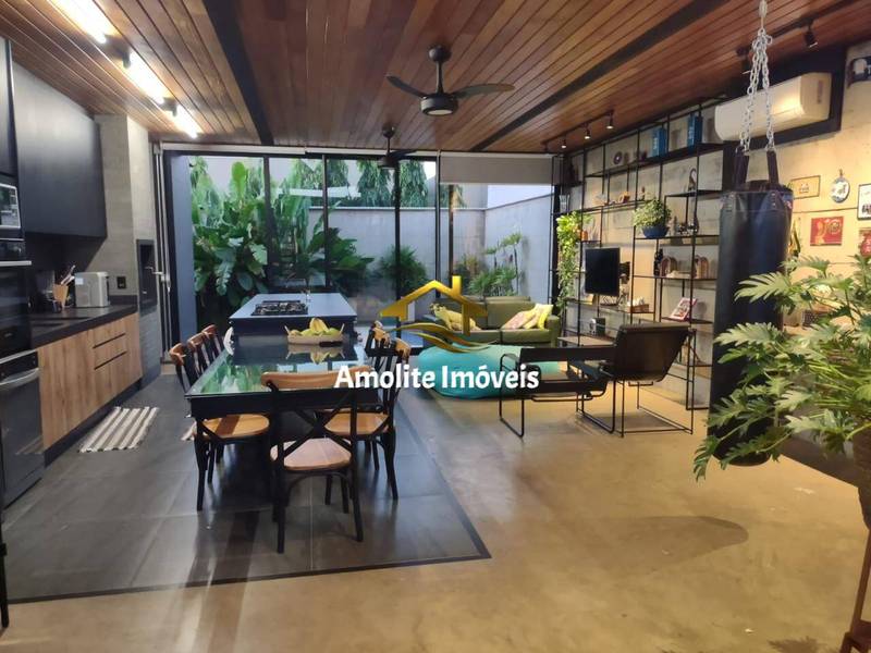 Casa de Condomínio com 4 quartos à venda, 240m² — foto 9 de 17