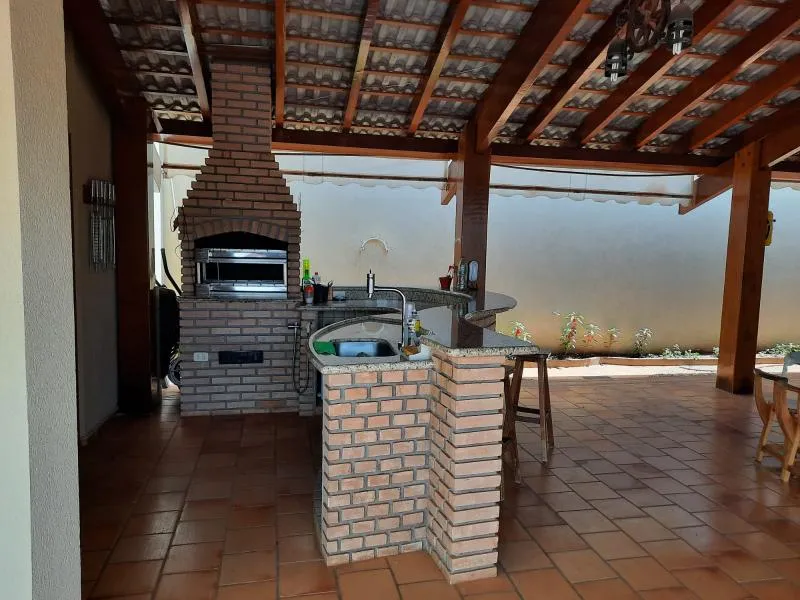 Casa com 4 quartos à venda, 463m² — foto 2 de 18