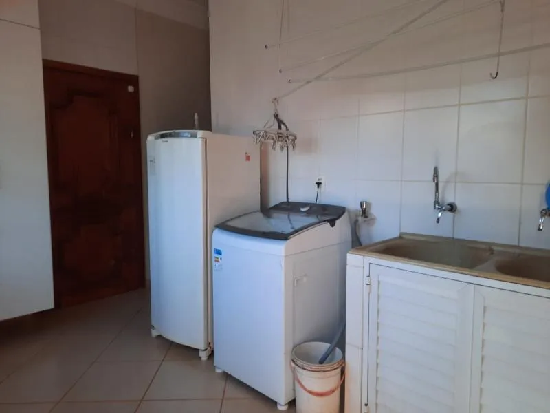 Casa com 4 quartos à venda, 463m² — foto 17 de 18