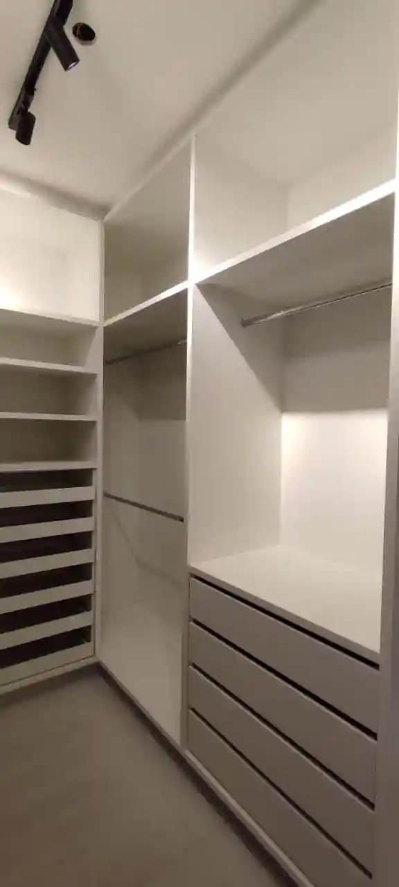 Casa de Condomínio com 3 quartos à venda, 253m² — foto 2 de 17